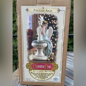Grandeur Noel Porcelain Angel Collectors Edition / Angel and Dove